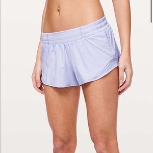 Lululemon serene blue hotty hot 2.5”